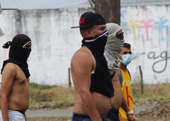 Migrantes africanos y centroamericanos se enfrentan en Chiapas