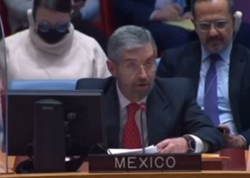 En ucrania urgen pausas humanitarias para proteger a desplazados por invasión rusa: De la fuente