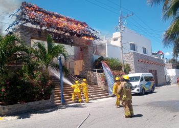 Se registra incendio en delfinario de Isla Mujeres