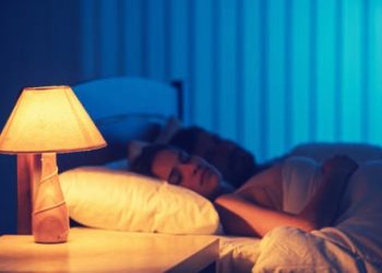 Dormir con luz es malo para el corazón y la diabetes