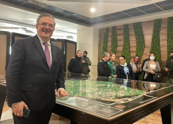 Marcelo Ebrard inicia gira de trabajo a países de Medio Oriente e India