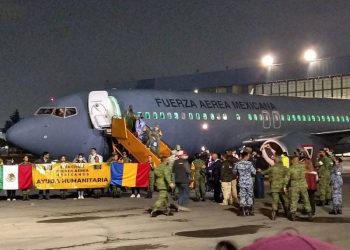 Llegó a México un segundo avión con mexicanos rescatados de Ucrania