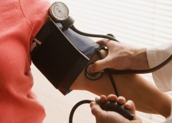 Variantes genéticas en hipertensión pueden determinar la gravedad del COVID