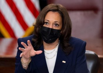 Invasión rusa amenaza la democracia en toda Europa, asegura Kamala Harris
