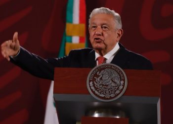 López Obrador ordena investigar a marinos que participaron en caso Ayotzinapa