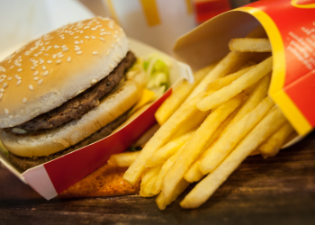 McDonald´s cierra temporalmente 850 locales en Rusia y suspende operaciones