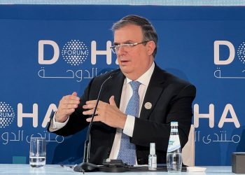 Ebrard confía en mejorar las relaciones con España