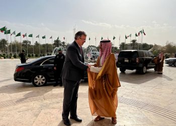 Canciller Ebrard fortalece lazos con Arabia Saudita