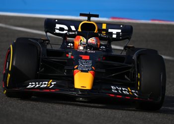 Verstappen dominó los libres; Sainz, tercero; Alonso, quinto y Pérez, séptimo