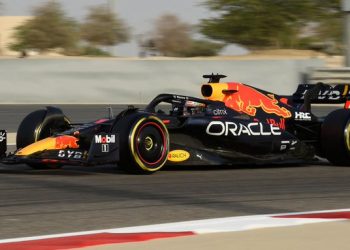 Verstappen, por delante de Leclerc y Alonso en el cierre de los test de F1