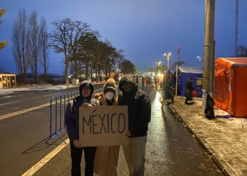 La mayoría de los mexicanos que salieron de Kiev regresará a México: Millán