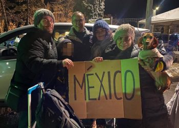 De ser necesario habría más vuelos para repatriar a mexicanos que huyeron de Ucrania: Millán