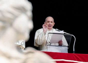 Papa Francisco pide compromiso de todos para que cese “esta guerra repugnante”