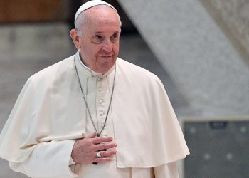 El Papa Francisco expresa su pésame al presidente de China por el accidente aéreo
