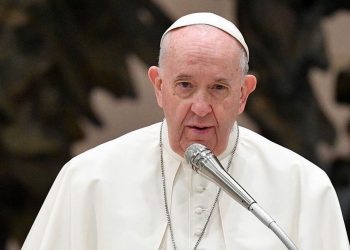 Papa Francisco pide que se busque seriamente la paz entre Ucrania y Rusia