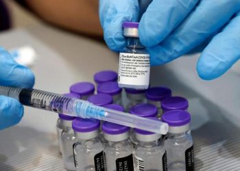 Cuarta dosis de vacuna de Pfizer contra COVID reduce la mortalidad en un 78%