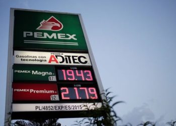 El principal factor que influye en el precio de la gasolina en el país es el precio de la mezcla WTI