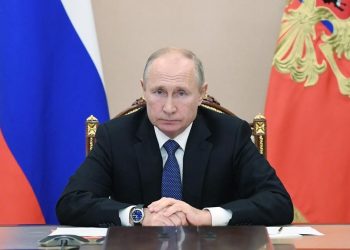 Putin asegura que fuerzas nacionalistas ucranianas violan el derecho humanitario