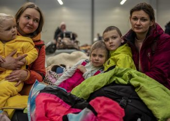 Los refugiados ucranianos suben a 2,8 millones, más de la mitad en Polonia