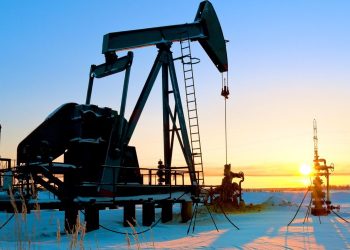 Emiratos advierte Rusia sigue siendo imprescindible para el mercado petrolero
