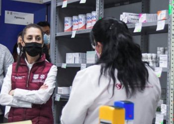Claudia Sheinbaum recorre centros de salud 