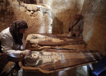 Descubren cinco tumbas decoradas de más de 4 mil años cerca de El Cairo