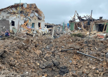Bombardeos rusos destruyen un pueblo entero de 600 habitantes en Ucrania