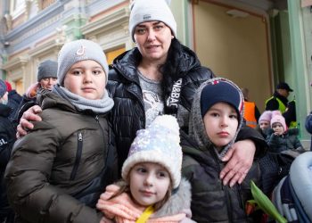 Al menos, 2 millones de niños han dejado Ucrania y 3,3 son desplazados internos