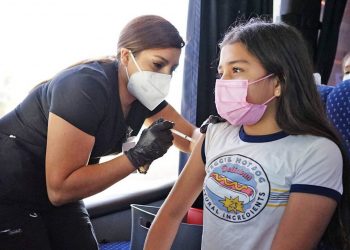 Suspenden programa de vacunación trasfronterizo en NL por balaceras en Tamaulipas