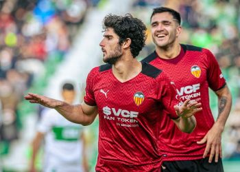 Valencia vence 1-0 al Elche en la jornada 29  de la Liga de España