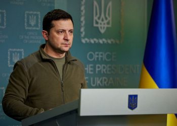 Zelenski responde a Putin que no acepta su ultimátum y pide diálogo