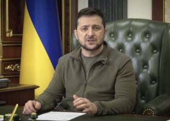 Zelenski a Francia: “Parar la guerra está en nuestras manos”