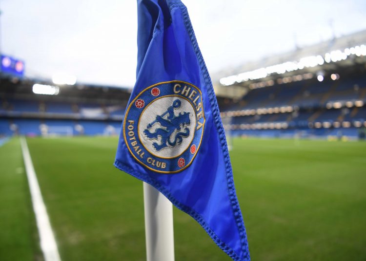 London (United Kingdom), 06/04/2022.- The Chelsea logo on display on a corner flag ahead of the UEFA Champions League quarter final, first leg soccer match between Chelsea FC and Real Madrid at Stamford Bridge in London, Britain, 06 April 2022. (Liga de Campeones, Reino Unido, Londres) EFE/EPA/NEIL HALL