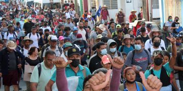 Migrantes buscan diálogo con autoridades para salir de Tapachula, Chiapas
