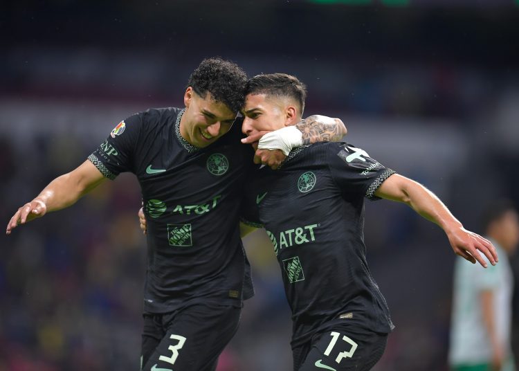 during the game America vs Leon, corresponding to day 15 of the Torneo Clausura Grita Mexico C22 of Liga BBVA MX, at Azteca Stadium, on April 20, 2022.

<br><br>

durante el partido America vs Leon, correspondiente a la jornada 15 del Torneo Clausura Grita Mexico C22 de la Liga BBVA MX, en el Estadio Azteca, el 20 de Abril de 2022.