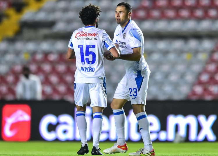 Pablo Aguilar celebrates his goal 0-1 with Jose Rivero of Cruz Azul during the game Queretaro vs Cruz Azul, corresponding to day 15 of the Torneo Clausura Grita Mexico C22 of Liga BBVA MX, at La Corregidora Stadium, on April 21, 2022.



Pablo Aguilar celebra su gol 0-1 con Jose Rivero de Cruz Azul durante el partido Queretaro vs Cruz Azul, correspondiente a la jornada 15 del Torneo Clausura Grita Mexico C22 de la Liga BBVA MX, en el Estadio La Corregidora, el 21 de Abril de 2022.