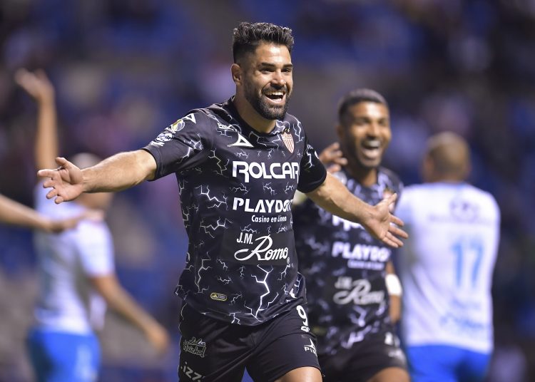 Milton Gimenez celebrates his goal 0.1 of Necaxa during the game Puebla vs Necaxa, corresponding to day 16 of the Torneo Clausura Grita Mexico C22 of Liga BBVA MX, at Cuauhtemoc Stadium, on April 22, 2022.



Milton Gimenez celebra su gol 0-1 de Necaxa durante el partido Puebla vs Necaxa, correspondiente a la jornada 16 del Torneo Clausura Grita Mexico C22 de la Liga BBVA MX, en el Estadio Cuauhtemoc, el 22 de Abril de 2022.