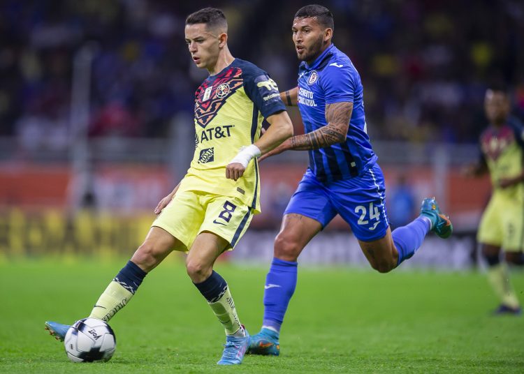(L-R), Alvaro Fidalgo of America and Juan Escobar of Cruz Azul during the game America vs Cruz Azul, corresponding to day 17 of the Torneo Clausura Grita Mexico C22 of Liga BBVA MX, at Azteca Stadium, on April 30, 2022.



(I-D), Alvaro Fidalgo de America y Juan Escobar de Cruz Azul durante el partido America vs Cruz Azul, correspondiente a la jornada 17 del Torneo Clausura Grita Mexico C22 de la Liga BBVA MX, en el Estadio Azteca, el 30 de Abril de 2022.