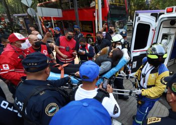 Fiscalía abre carpeta de investigación tras choque de autobuses que dejó 89 lesionados en Reforma