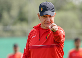 Elche es un equipo que juega bien al futbol y no nos vamos a fiar: Aguirre