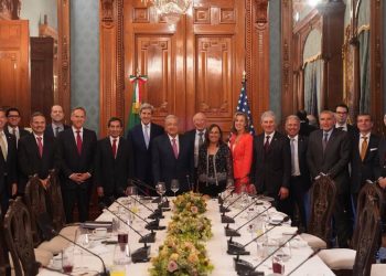 Preocupación manifestó John Kerry a López Obrador por cambios en la política energética en México