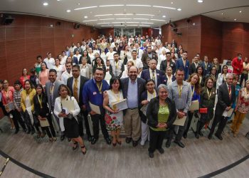 Se entregó en el senado Medalla Reconocimiento a Personal Médico y Administrativo de Hospitales Públicos de la CDMX