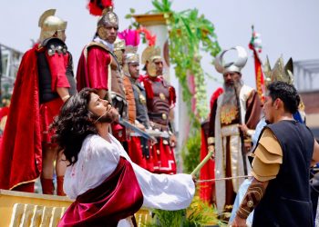 Iztapalapa representa su vía crucis, una de las celebraciones más antiguas que se realizan en México