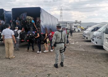 INM intercepta a 330 migrantes y detiene a 19 traficantes en la autopista Puebla-Orizaba