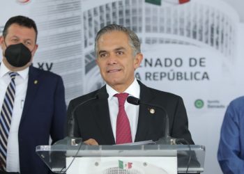 Dejan fuera de la Comisión Permanente a senadores del PRD