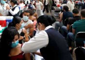 Gobierno no prevé aplicación de cuarta dosis de vacuna contra COVID