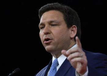 El gobernador de Florida acaba con autogobierno de parque de diversiones