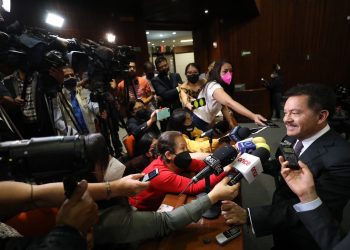 Morena hace suyas 6 propuestas de la oposición en Reforma Eléctrica: Ignacio Mier