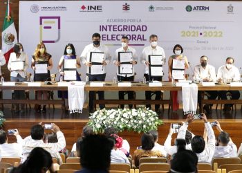 El INE y el TEPJF suscriben pacto con autoridades electorales y partidos políticos de Oaxaca
