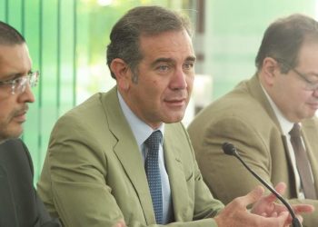 Reformas electorales han asentado democracia mexicana; Córdova